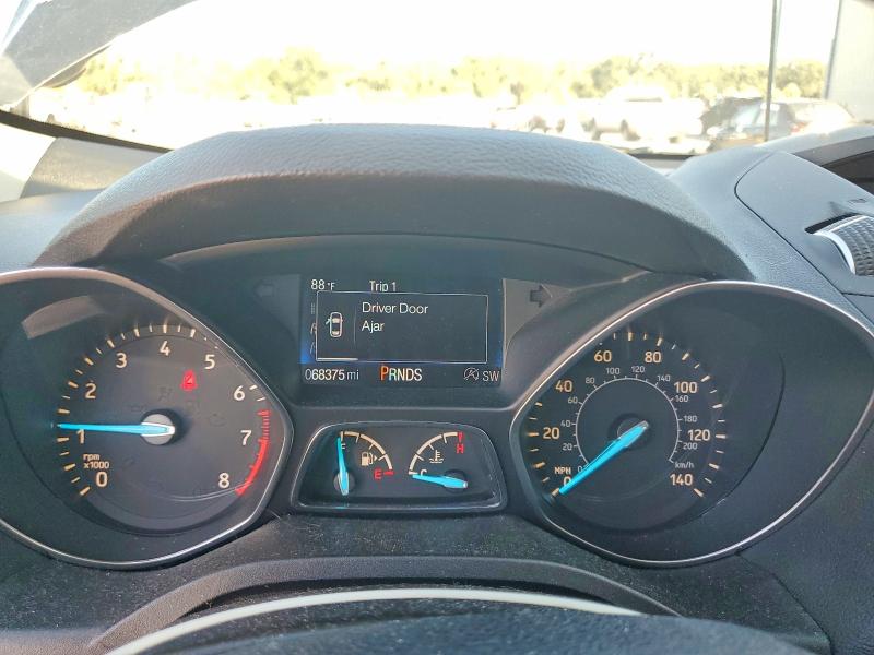 2018 Ford Escape მანქანა იყიდება აუქციონზე, vin: 1FMCU9GD1JUA73964, აუქციონის ნომერი: 62080096