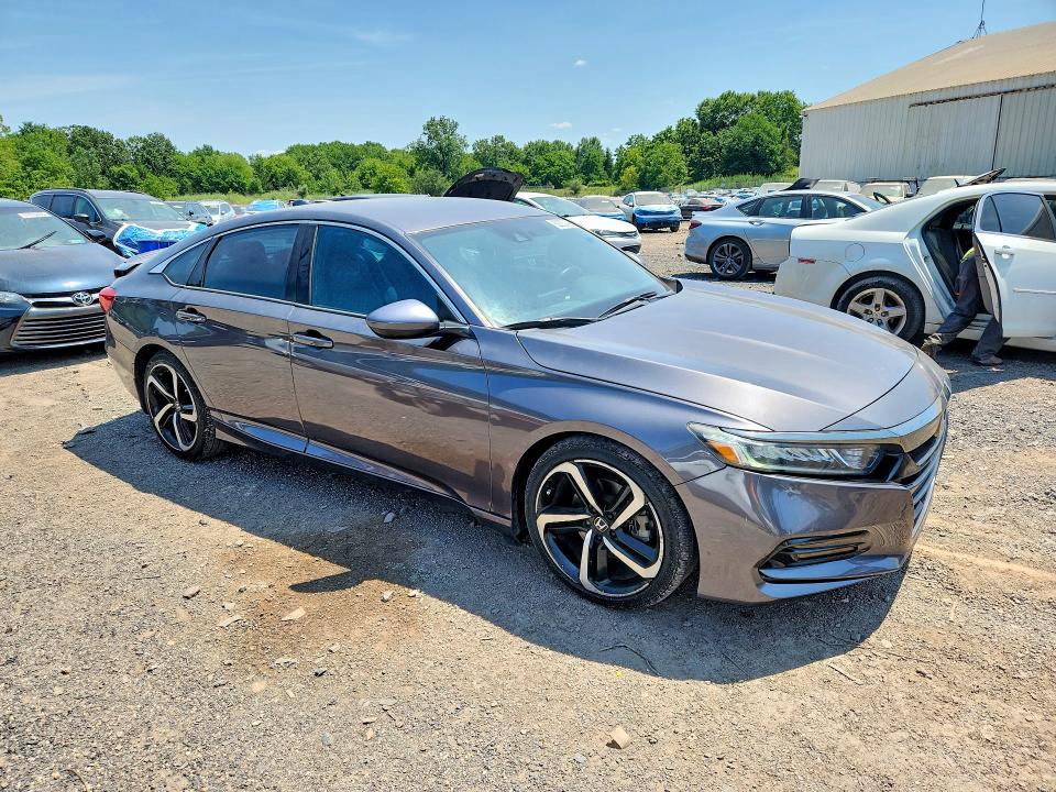 Продажа на аукционе авто 2018 Honda Accord, vin: 1HGCV1F36JA155199, номер лота: 62000196
