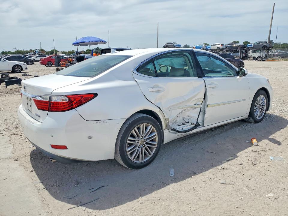 60716206 :رقم المزاد ، JTHBK1GG6E2088042 vin ، 2014 Lexus Es مزاد بيع