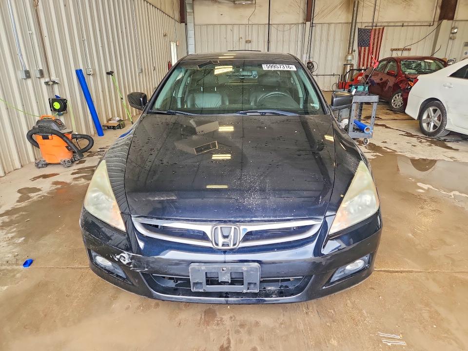 59957316 :رقم المزاد ، 1HGCM66577A015463 vin ، 2007 Honda Accord مزاد بيع
