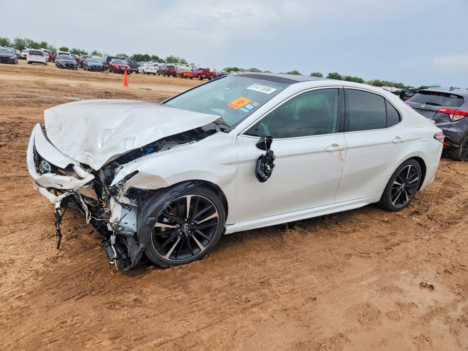 61411696 :رقم المزاد ، 4T1BZ1HK6KU507163 vin ، 2019 Toyota Camry مزاد بيع