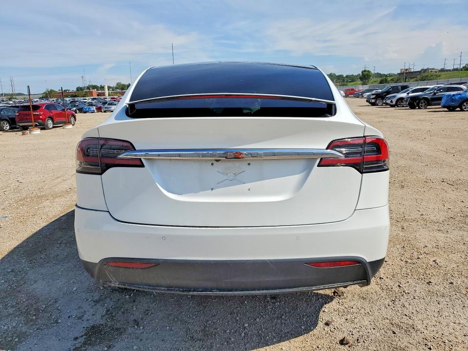 Продажа на аукционе авто 2018 Tesla Model X, vin: 5YJXCDE24JF104033, номер лота: 60328856