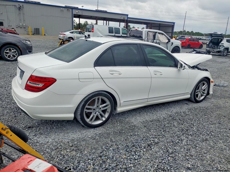2013 Mercedes-benz C მანქანა იყიდება აუქციონზე, vin: WDDGF4HB4DR299235, აუქციონის ნომერი: 63099536