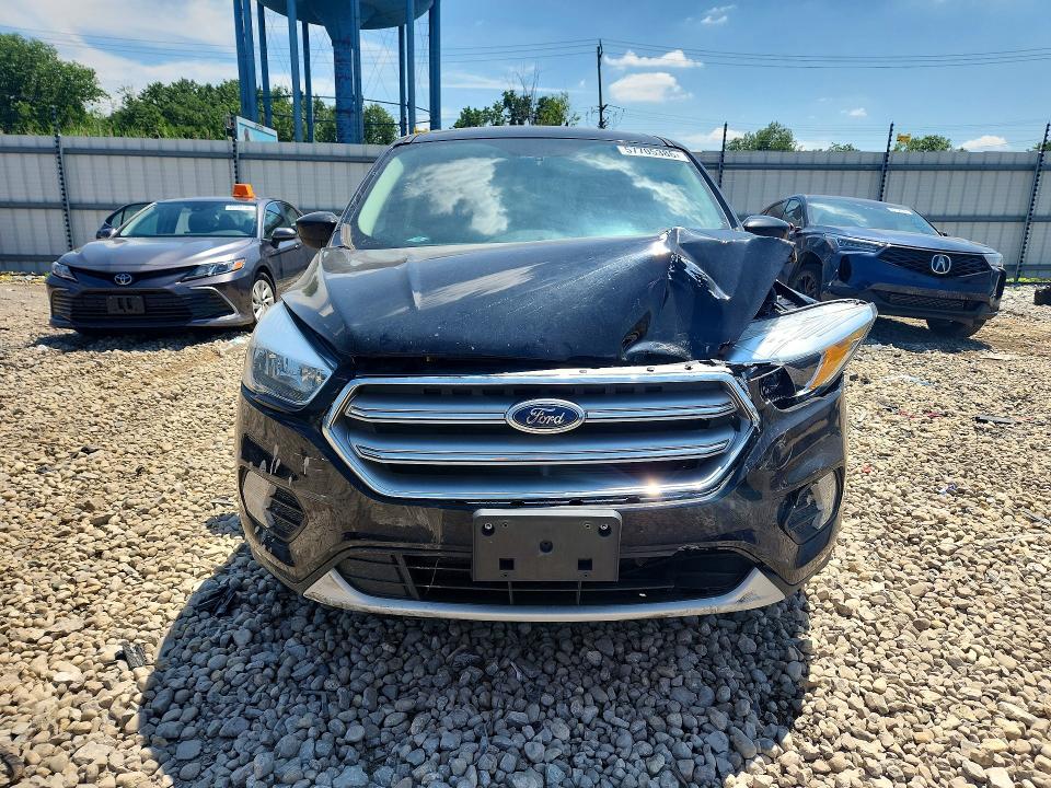 Продаж на аукціоні авто 2017 Ford Escape, vin: 1FMCU0G95HUB20060, номер лоту: 57705386