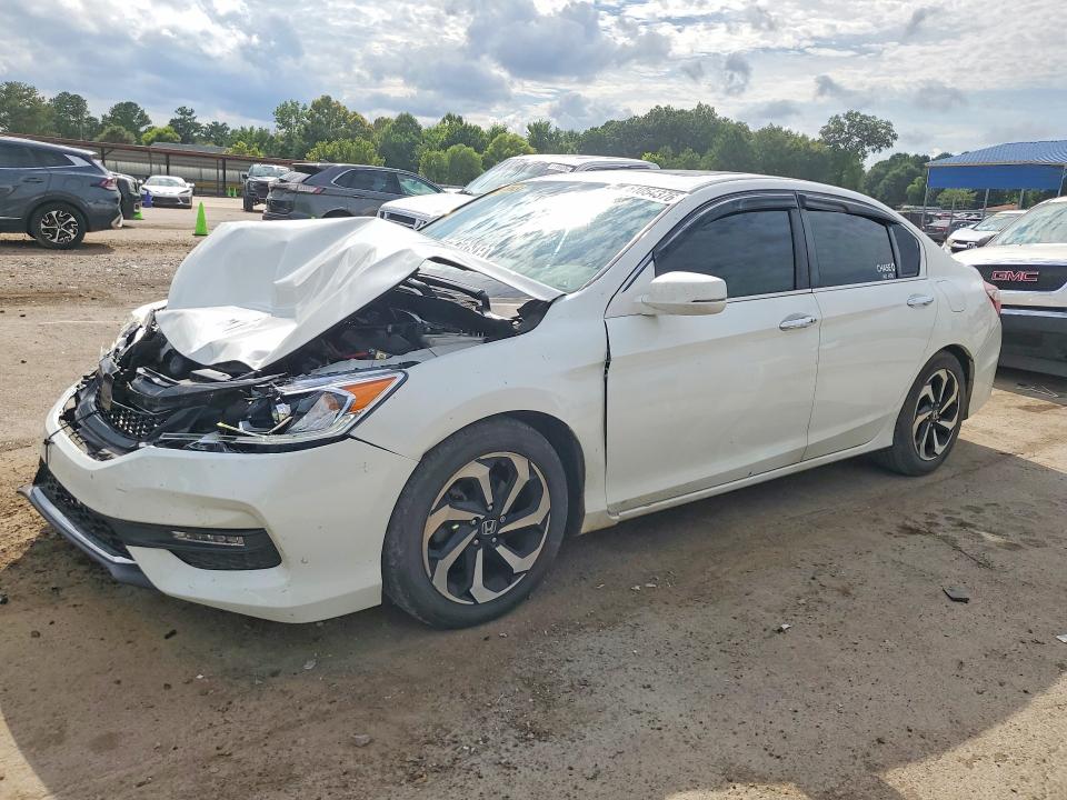 Продаж на аукціоні авто 2017 Honda Accord, vin: 1HGCR2F80HA154128, номер лоту: 61054376