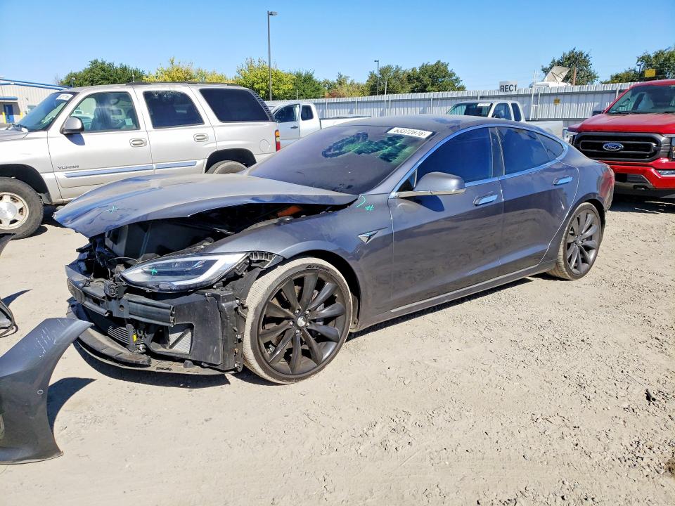 63372876 :رقم المزاد ، 5YJSA1E26MF418222 vin ، 2021 Tesla Model S مزاد بيع