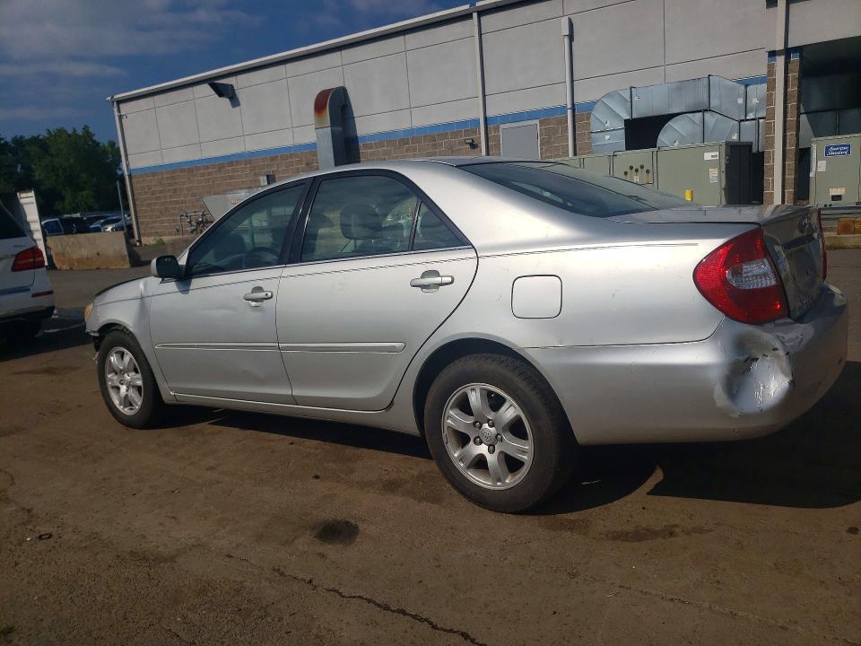 62087186 :رقم المزاد ، 4T1BE30K12U620554 vin ، 2002 Toyota Camry مزاد بيع