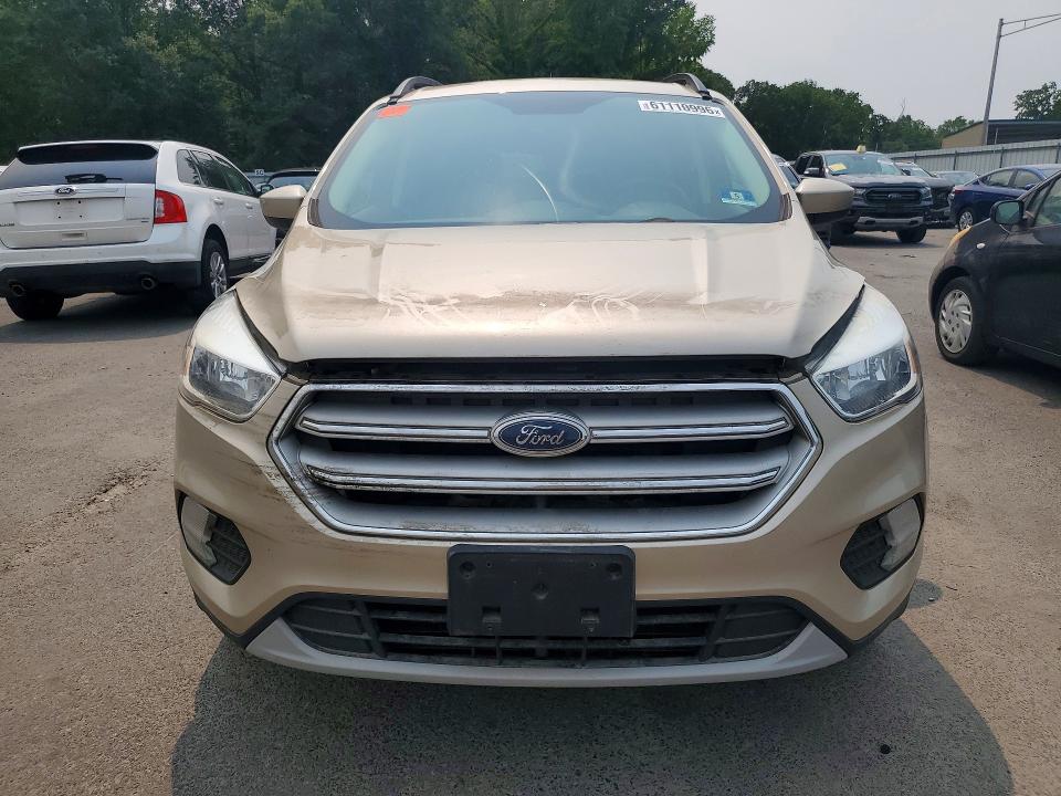 Продаж на аукціоні авто 2018 Ford Escape, vin: 1FMCU0GD7JUC12491, номер лоту: 61110996