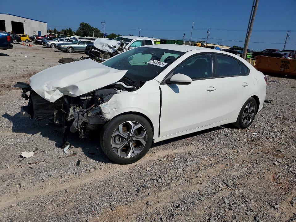 61812916 :رقم المزاد ، 3KPF24AD2ME327400 vin ، 2021 Kia Forte مزاد بيع
