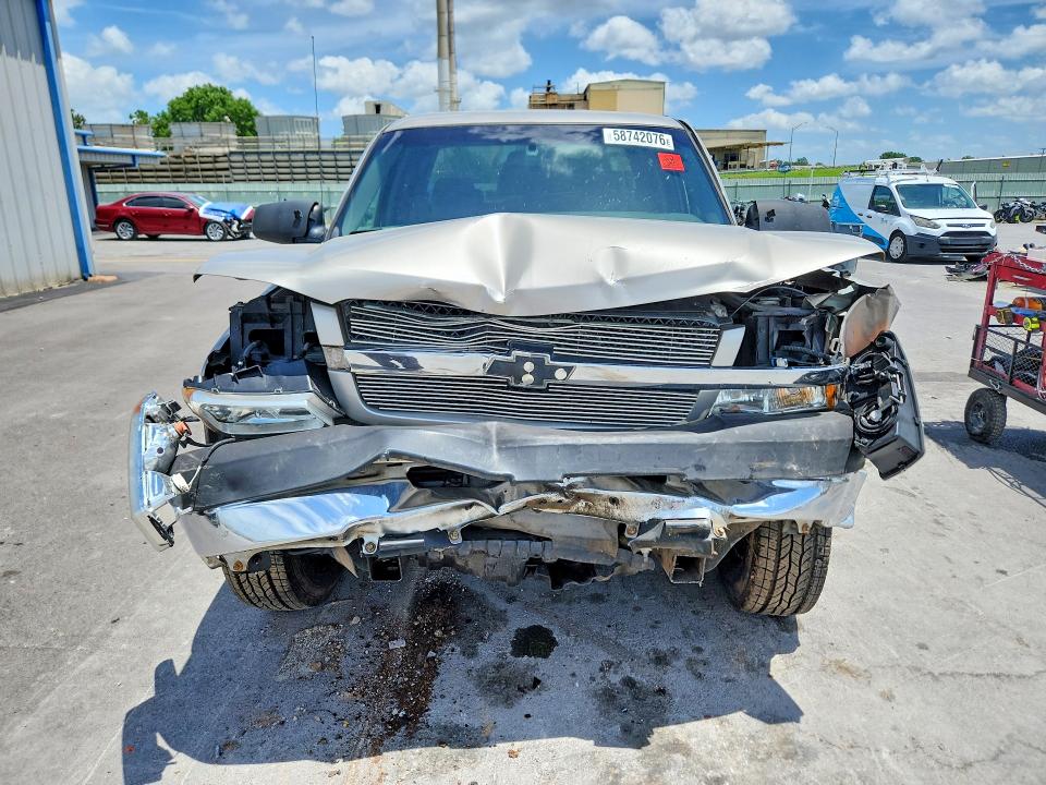 58742076 :رقم المزاد ، 1GCHC23214F251292 vin ، 2004 Chevrolet Silverado مزاد بيع