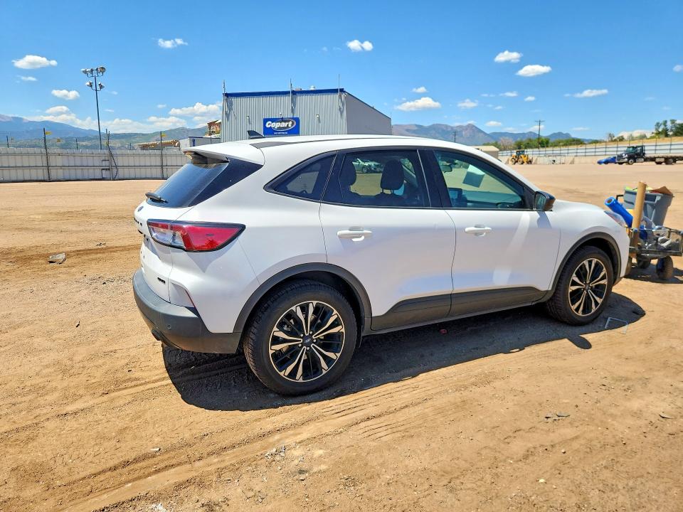 Продажа на аукционе авто 2022 Ford Escape, vin: 1FMCU9H9XNUA81660, номер лота: 61880256
