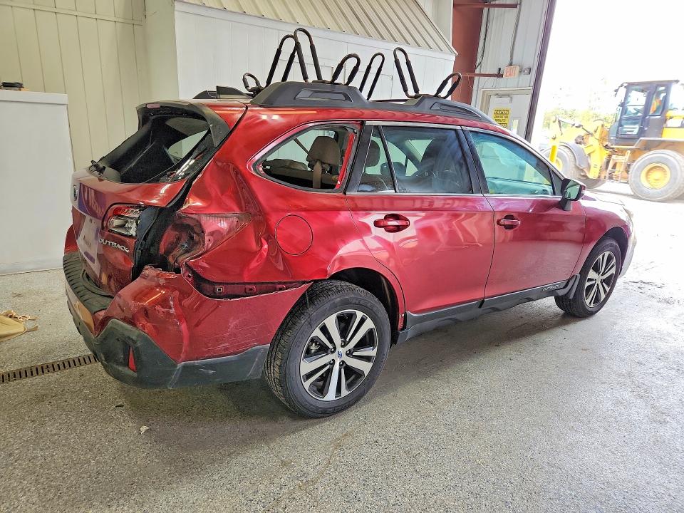 61898166 :رقم المزاد ، 4S4BSANC1J3382465 vin ، 2018 Subaru Outback مزاد بيع