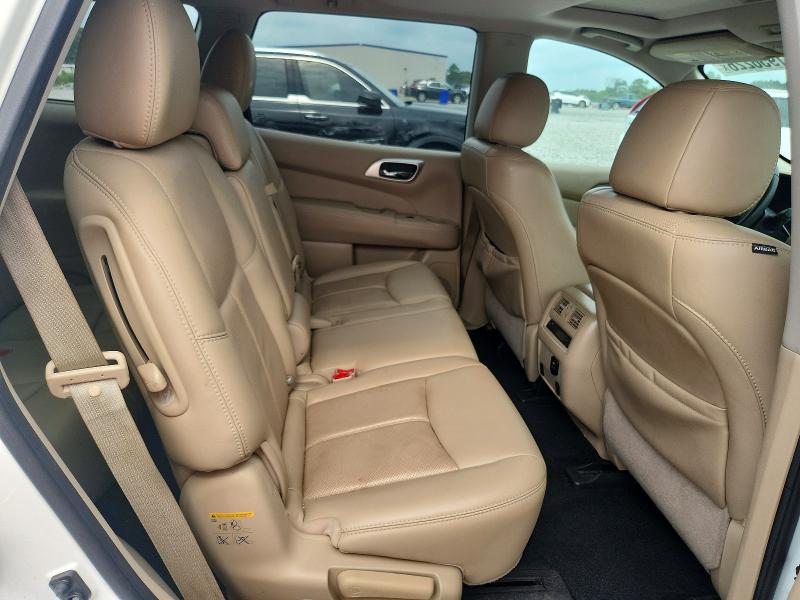 Продажа на аукционе авто 2017 Nissan Pathfinder, vin: 5N1DR2MN9HC622515, номер лота: 61956226