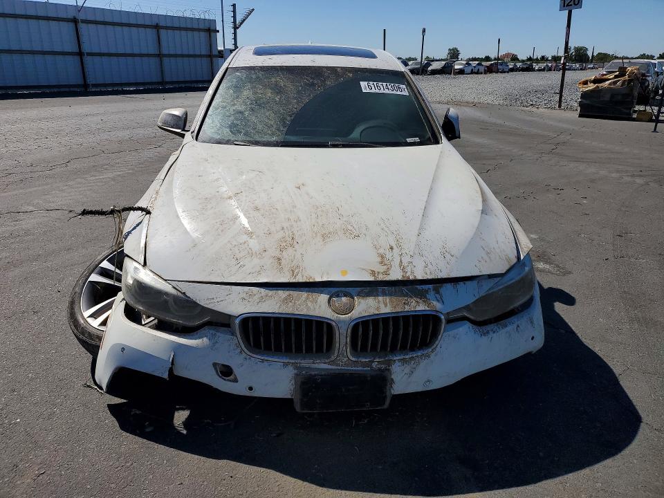 61614306 :رقم المزاد ، WBA8B9G54JNV00196 vin ، 2018 Bmw 330 مزاد بيع