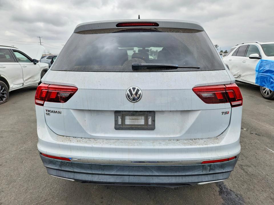 59320976 :رقم المزاد ، 3VV3B7AX6JM208721 vin ، 2018 Volkswagen Tiguan مزاد بيع