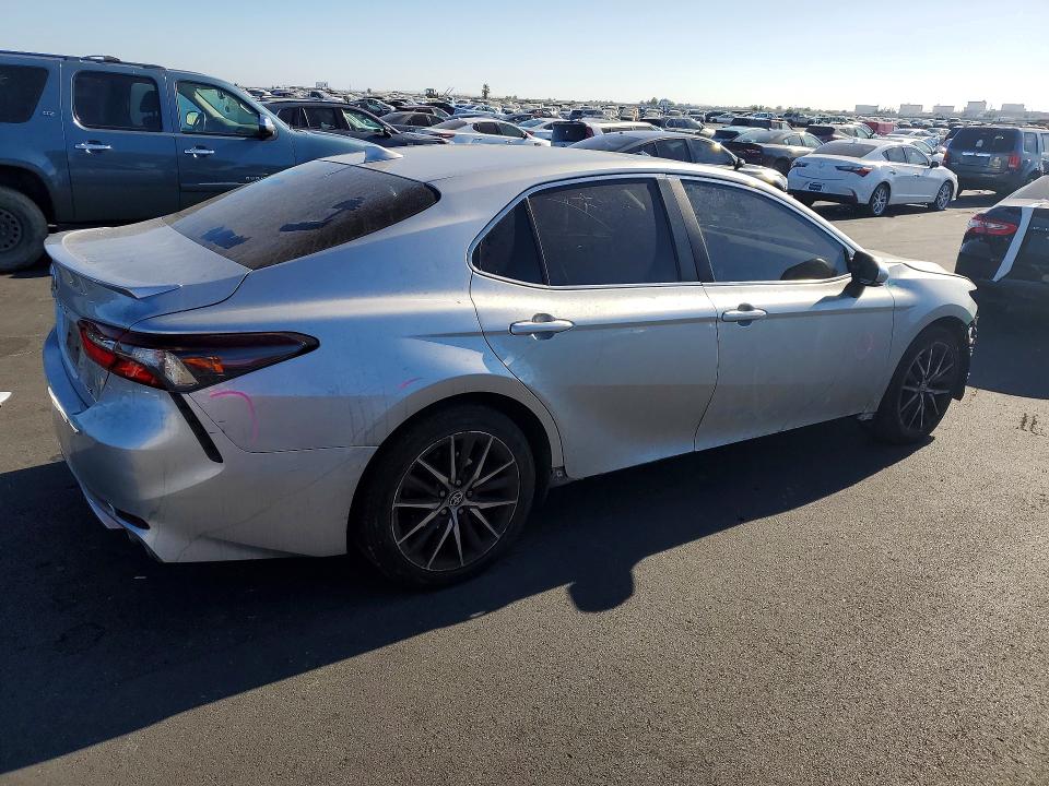 2022 Toyota Camry მანქანა იყიდება აუქციონზე, vin: 4T1T11AK8NU696585, აუქციონის ნომერი: 60047696