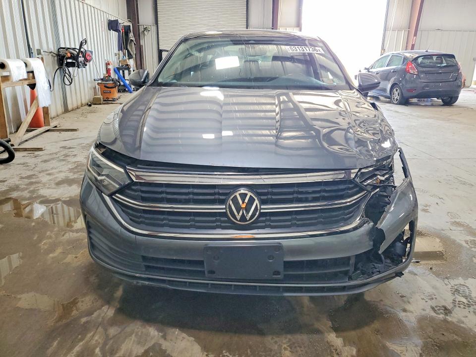 63131736 :رقم المزاد ، 3VW7M7BU0NM030645 vin ، 2022 Volkswagen Jetta مزاد بيع