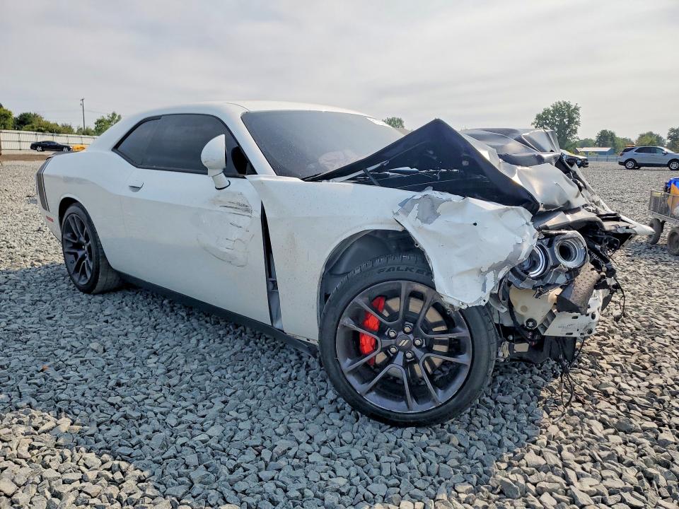 61183786 :رقم المزاد ، 2C3CDZFJ6NH247438 vin ، 2022 Dodge Challenger مزاد بيع