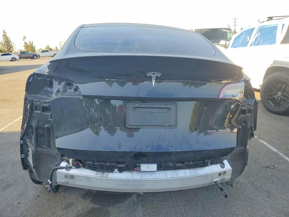 2024 Tesla Model Y მანქანა იყიდება აუქციონზე, vin: 7SAYGDEF7RF058515, აუქციონის ნომერი: 57357616