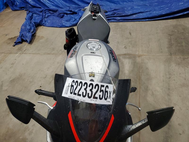 62233256 :رقم المزاد ، ZD4KYUA01NS000399 vin ، 2022 Aprilia Rsv4 مزاد بيع