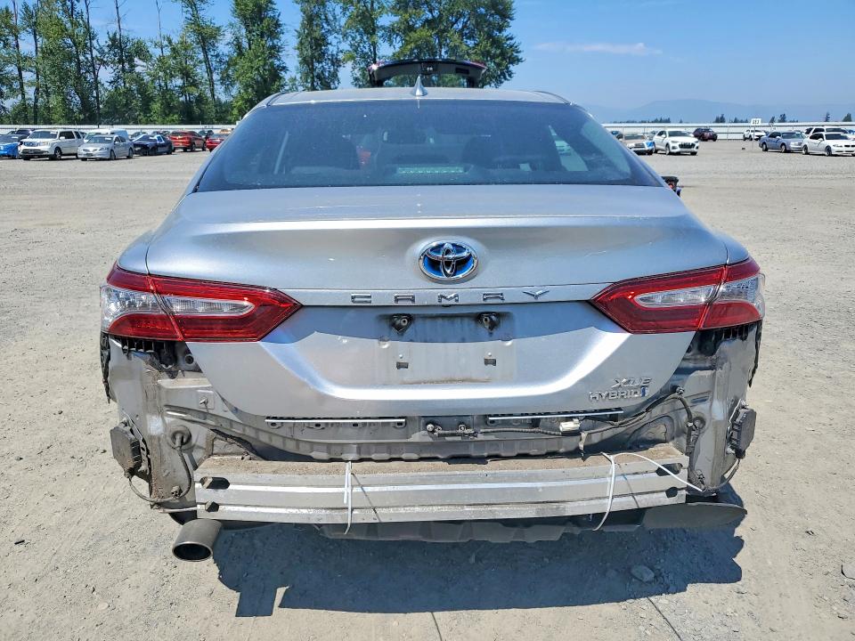 2018 Toyota Camry Hybrid მანქანა იყიდება აუქციონზე, vin: 4T1B21HK8JU502856, აუქციონის ნომერი: 62291616