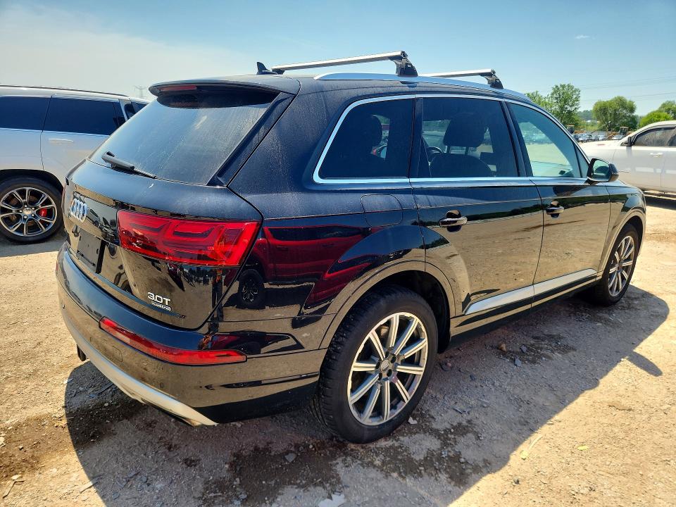 60361966 :رقم المزاد ، WA1VAAF72HD034193 vin ، 2017 Audi Q7 مزاد بيع