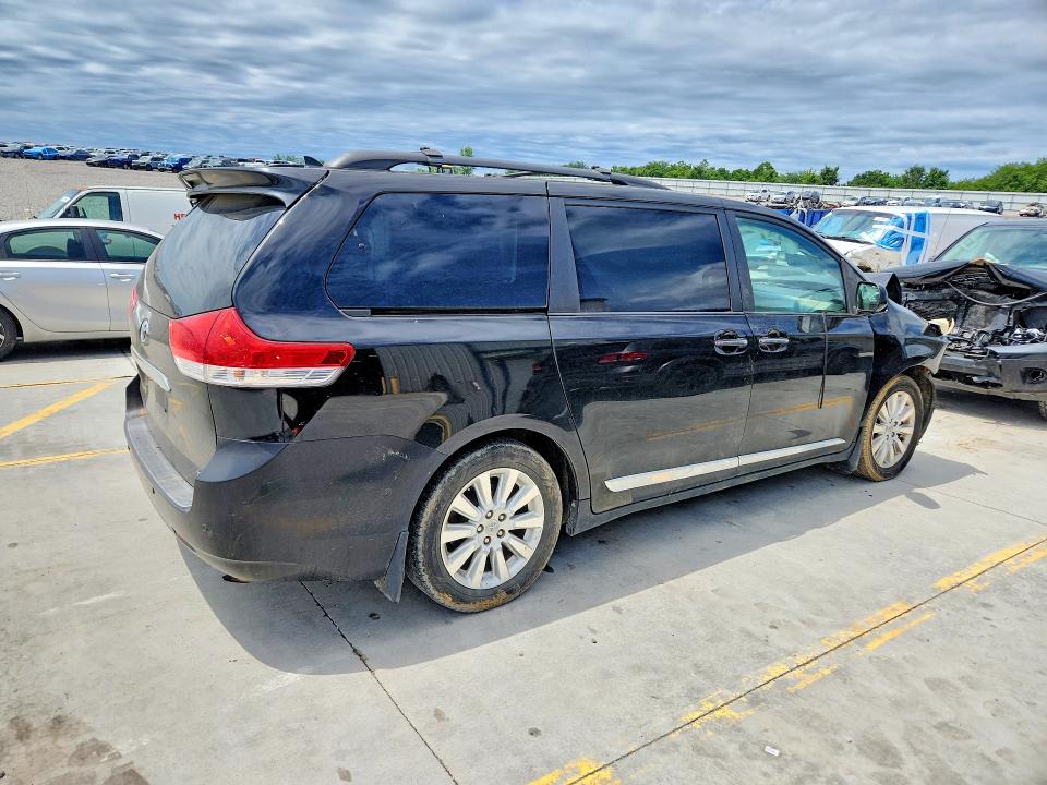 60046846 :رقم المزاد ، 5TDYK3DC2BS119591 vin ، 2011 Toyota Sienna مزاد بيع