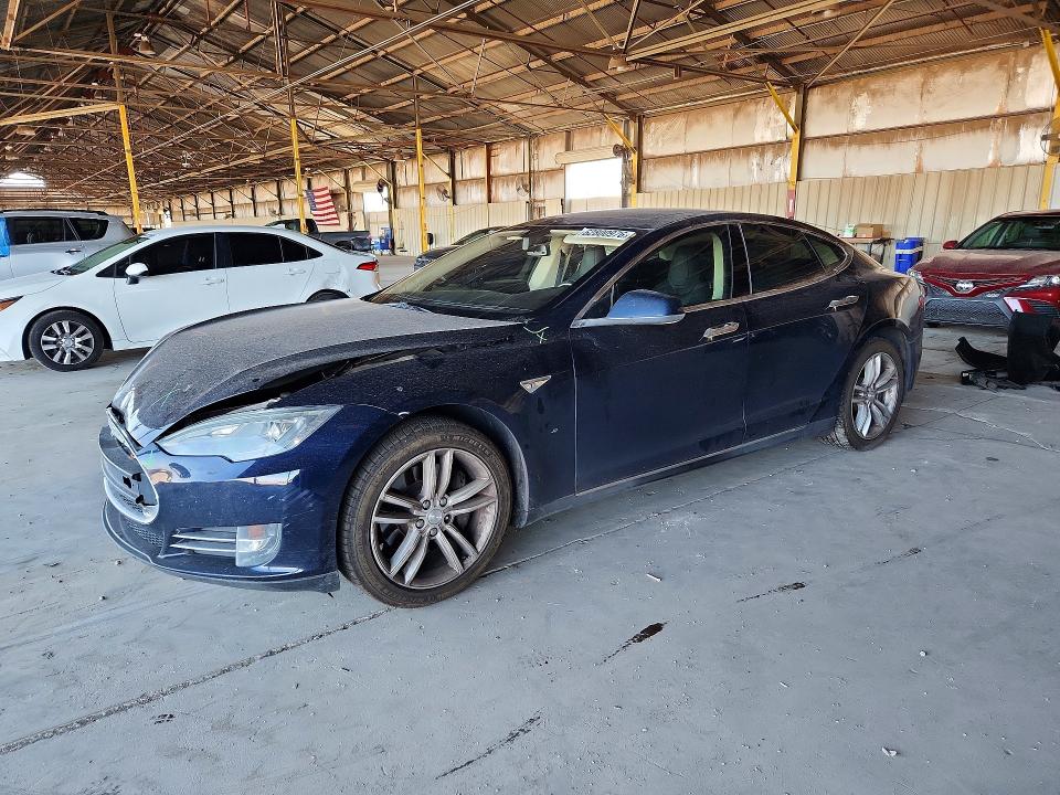 2013 Tesla Model S მანქანა იყიდება აუქციონზე, vin: 5YJSA1CN3DFP27479, აუქციონის ნომერი: 62800976