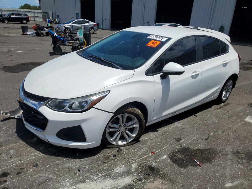 61134686 :رقم المزاد ، 3G1BC6SM3KS597426 vin ، 2019 Chevrolet Cruze مزاد بيع