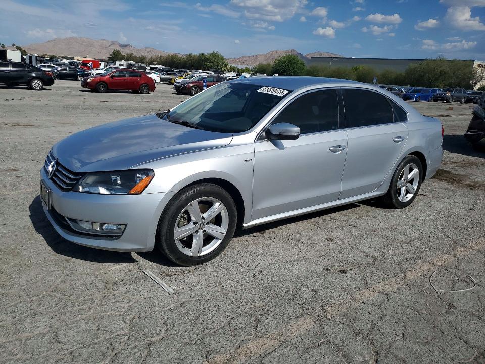 61089416 :رقم المزاد ، 1VWAS7A31FC120698 vin ، 2015 Volkswagen Passat مزاد بيع