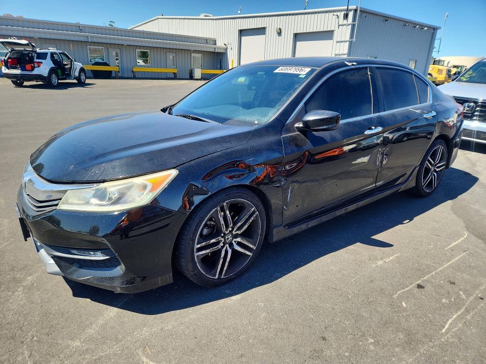 60697996 :رقم المزاد ، 1HGCR2F51GA237801 vin ، 2016 Honda Accord مزاد بيع