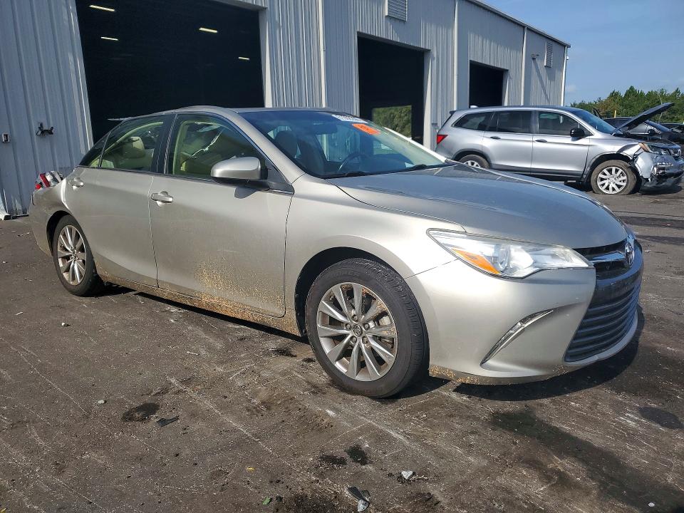61908206 :رقم المزاد ، 4T1BF1FK3HU432328 vin ، 2017 Toyota Camry مزاد بيع
