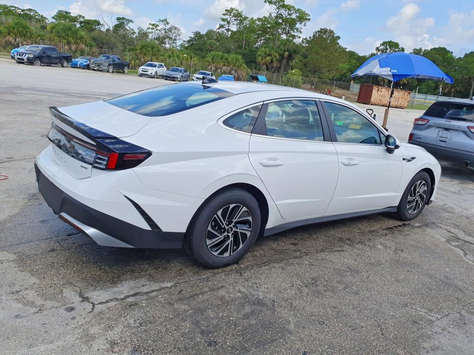 2026 Hyundai Sonata Hybrid მანქანა იყიდება აუქციონზე, vin: KMHL24JJ4TA169003, აუქციონის ნომერი: 63122236