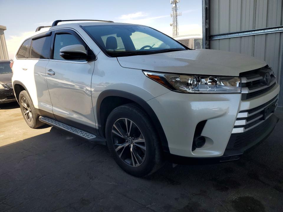 61724376 :رقم المزاد ، 5TDZZRFH1KS300015 vin ، 2019 Toyota Highlander مزاد بيع