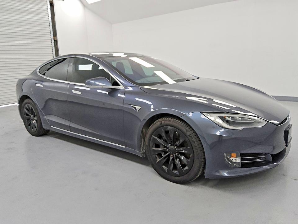 Продаж на аукціоні авто 2018 Tesla Model S, vin: 5YJSA1E21JF247794, номер лоту: 85624415