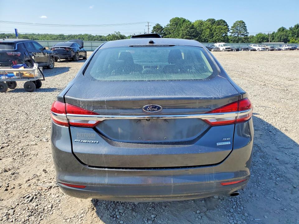 59607106 :رقم المزاد ، 3FA6P0HD4JR203817 vin ، 2018 Ford Fusion مزاد بيع