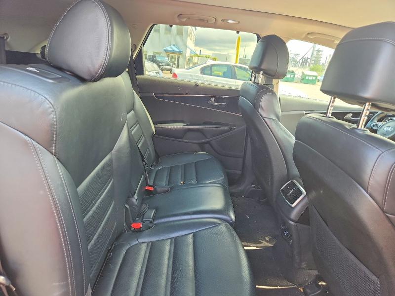 2017 Kia Sorento მანქანა იყიდება აუქციონზე, vin: 5XYPHDA59HG295971, აუქციონის ნომერი: 61215016