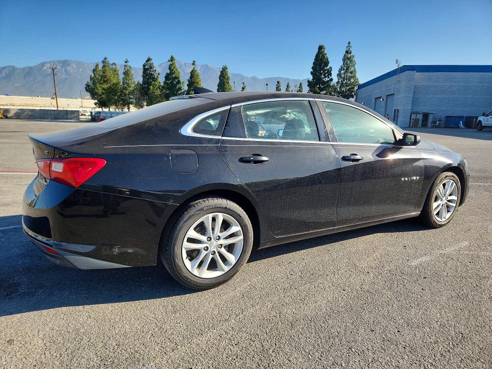 60552366 :رقم المزاد ، 1G1ZD5STXJF132514 vin ، 2018 Chevrolet Malibu مزاد بيع