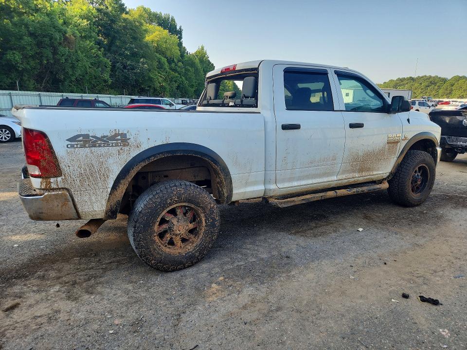 62059276 :رقم المزاد ، 3C6UR5CL2JG290126 vin ، 2018 Ram 2500 مزاد بيع