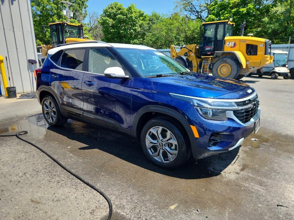 61553986 :رقم المزاد ، KNDEUCAA5R7525496 vin ، 2024 Kia Seltos مزاد بيع