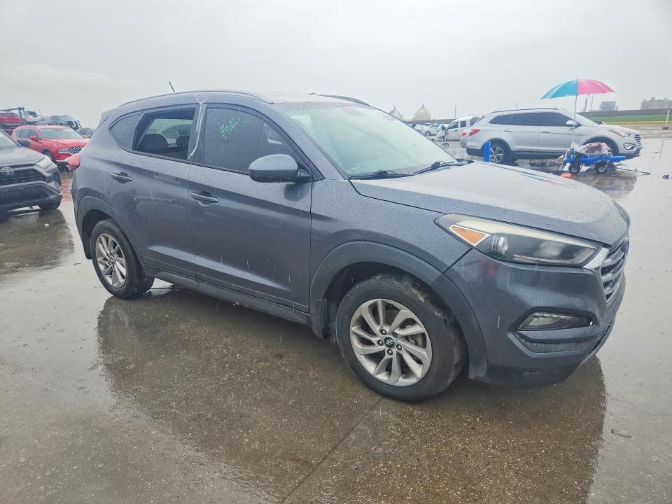 60586996 :رقم المزاد ، KM8J33A44GU139268 vin ، 2016 Hyundai Tucson مزاد بيع