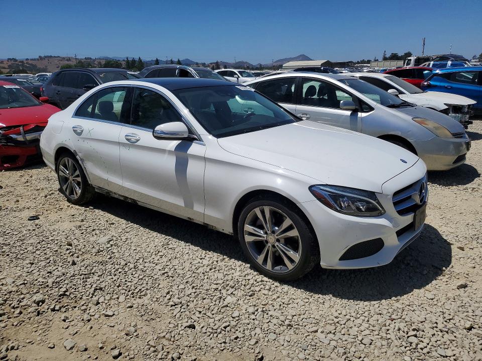 Продажа на аукционе авто 2015 Mercedes-benz C, vin: 55SWF4KB4FU032487, номер лота: 61565536