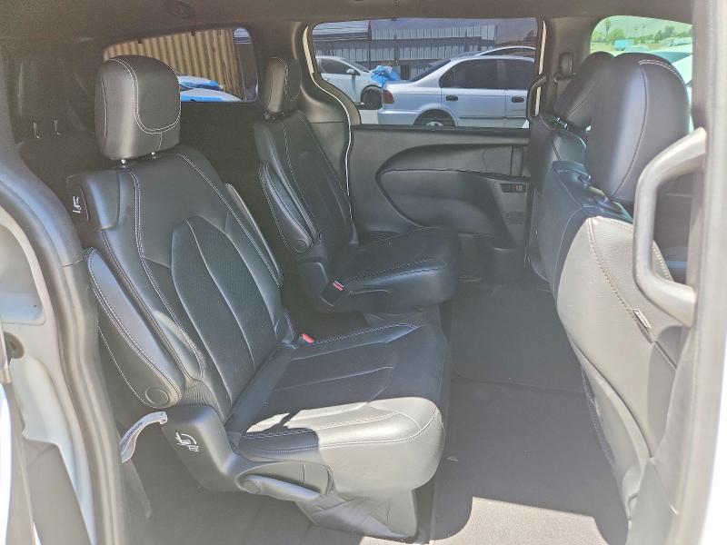 60193566 :رقم المزاد ، 2C4RC1BG5JR182400 vin ، 2018 Chrysler Pacifica مزاد بيع
