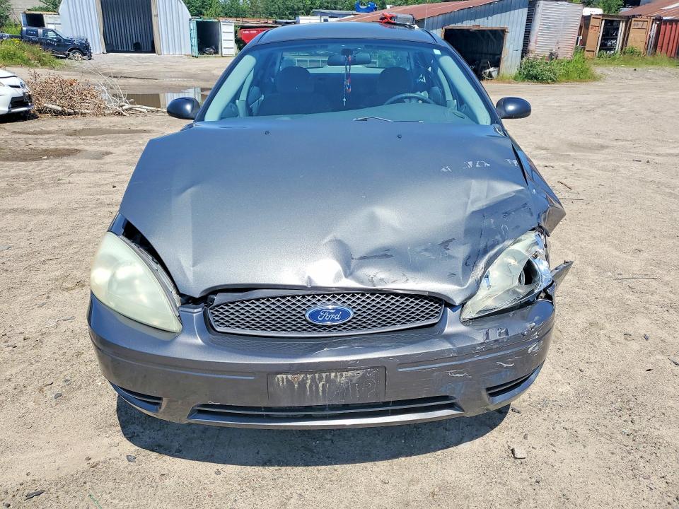 62214876 :رقم المزاد ، 1FAFP52U44G158458 vin ، 2004 Ford Taurus مزاد بيع