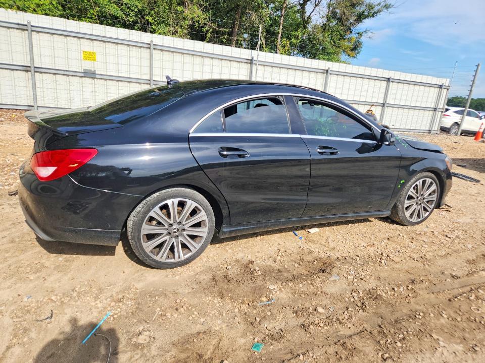 60742426 :رقم المزاد ، WDDSJ4EB8JN602100 vin ، 2018 Mercedes-benz Cla مزاد بيع