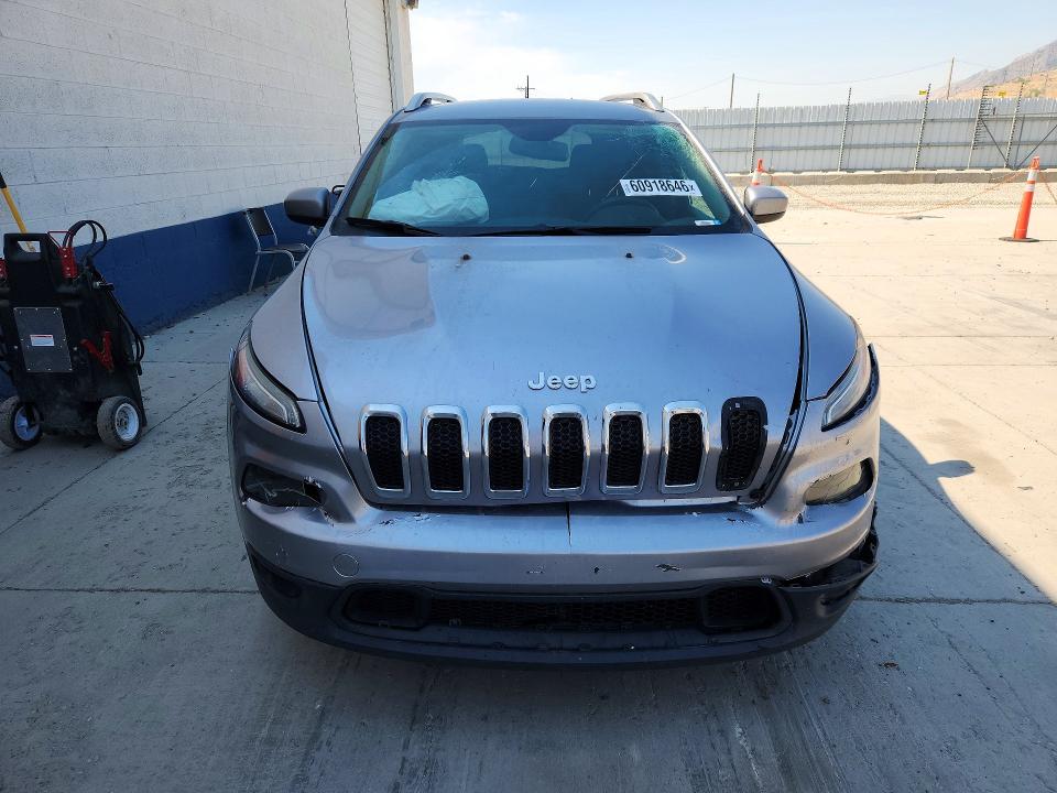 60918646 :رقم المزاد ، 1C4PJLCB2FW670441 vin ، 2015 Jeep Cherokee مزاد بيع