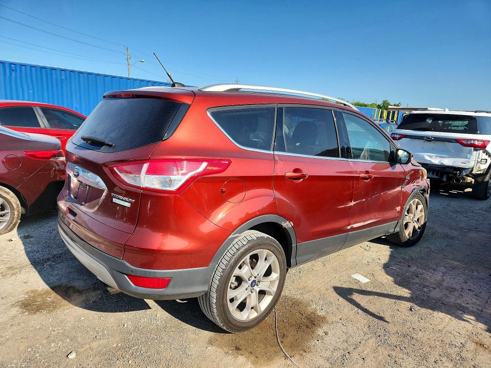 Продажа на аукционе авто 2016 Ford Escape, vin: 1FMCU0JX1GUC40489, номер лота: 62211376