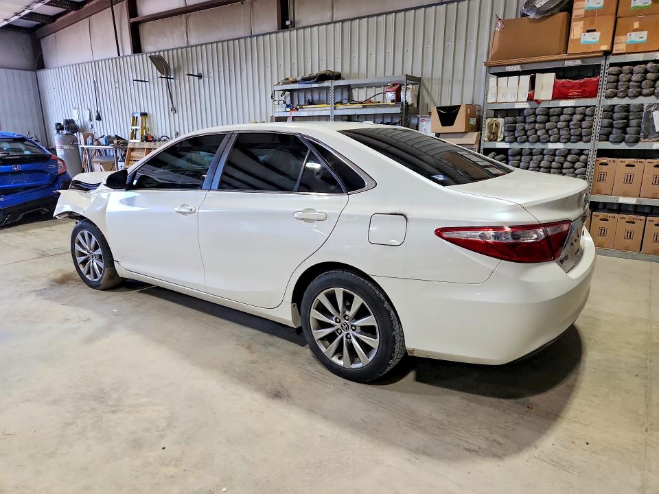 2015 Toyota Camry მანქანა იყიდება აუქციონზე, vin: 4T1BF1FKXFU083469, აუქციონის ნომერი: 62209576