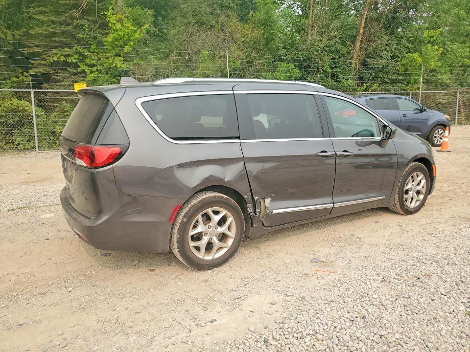 61108746 :رقم المزاد ، 2C4RC1EG6HR844443 vin ، 2017 Chrysler Pacifica مزاد بيع