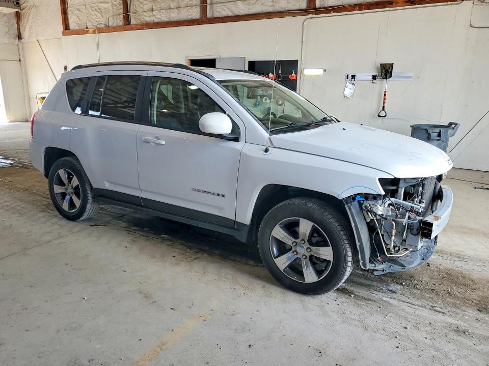 63323326 :رقم المزاد ، 1C4NJCEA1GD590458 vin ، 2016 Jeep Compass مزاد بيع